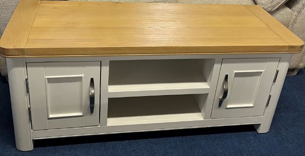 Picture of Stow Painted Large TV Unit (White)