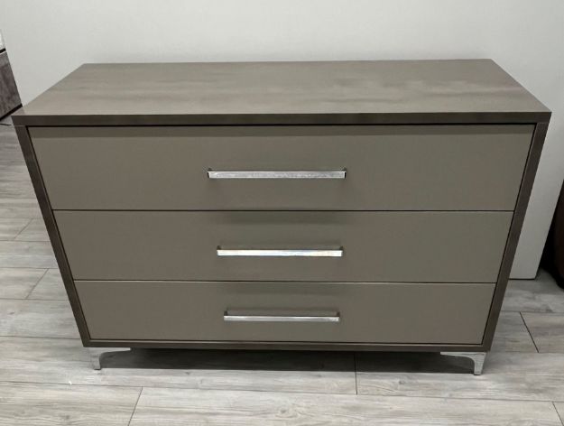 Picture of Kristel Wide Chest